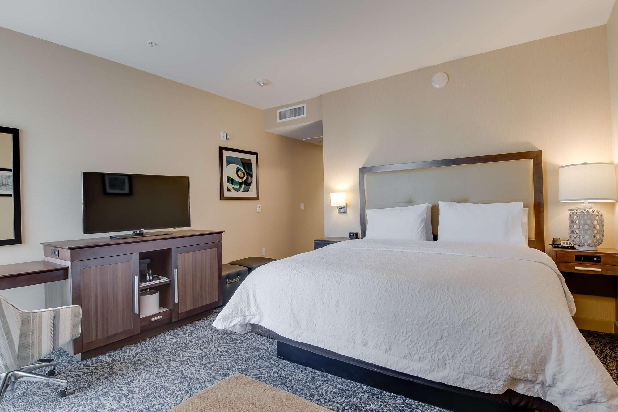Hampton Inn & Suites Los Angeles - Glendale Bagian luar foto