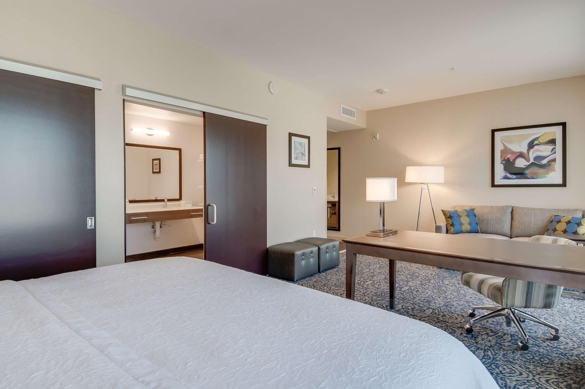 Hampton Inn & Suites Los Angeles - Glendale Bagian luar foto