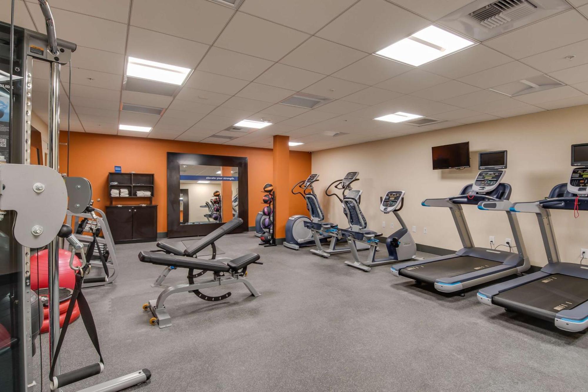 Hampton Inn & Suites Los Angeles - Glendale Bagian luar foto