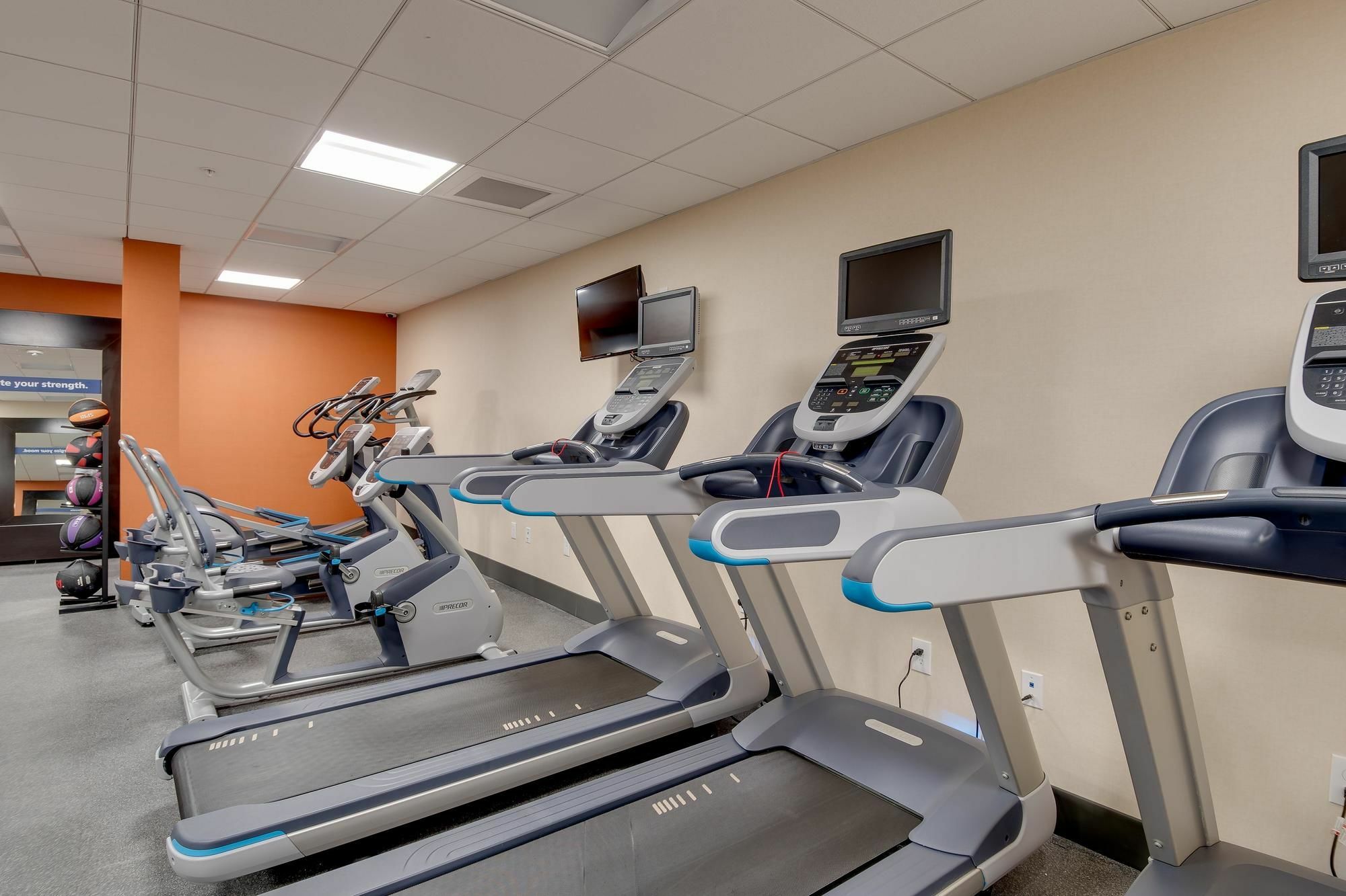 Hampton Inn & Suites Los Angeles - Glendale Bagian luar foto