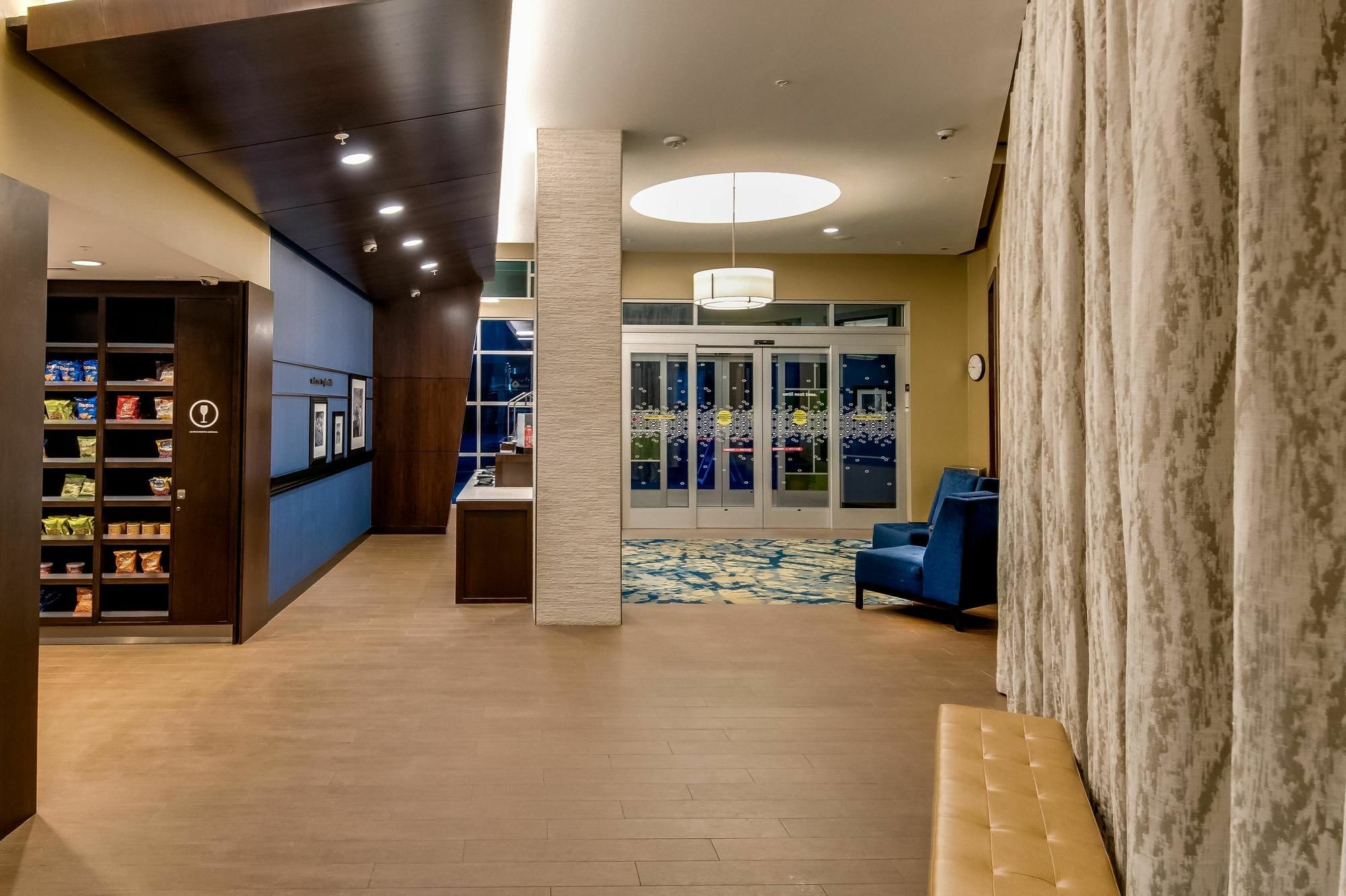 Hampton Inn & Suites Los Angeles - Glendale Bagian luar foto