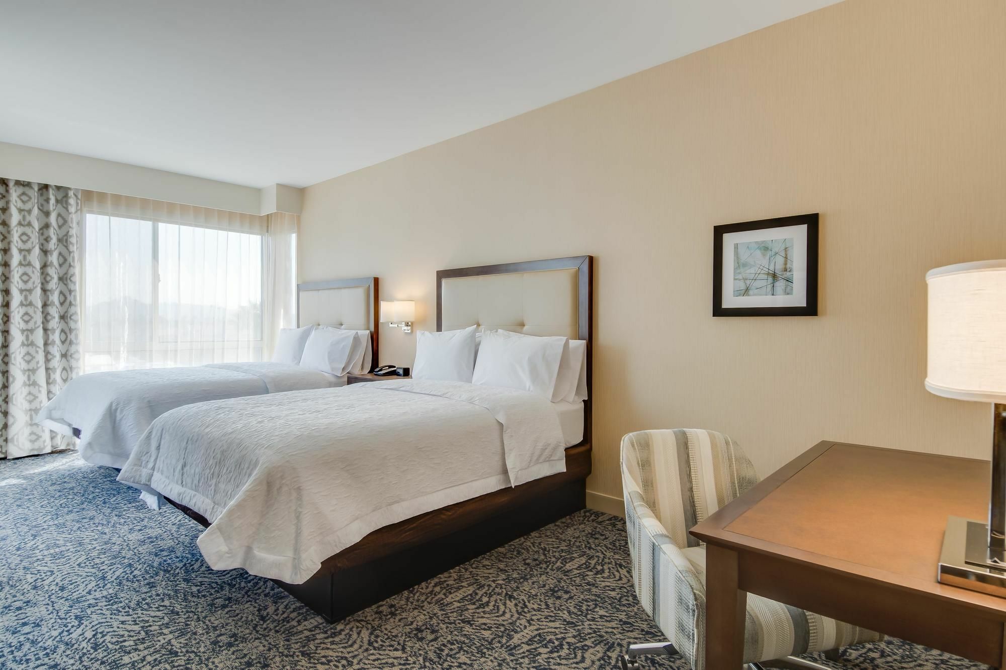 Hampton Inn & Suites Los Angeles - Glendale Bagian luar foto