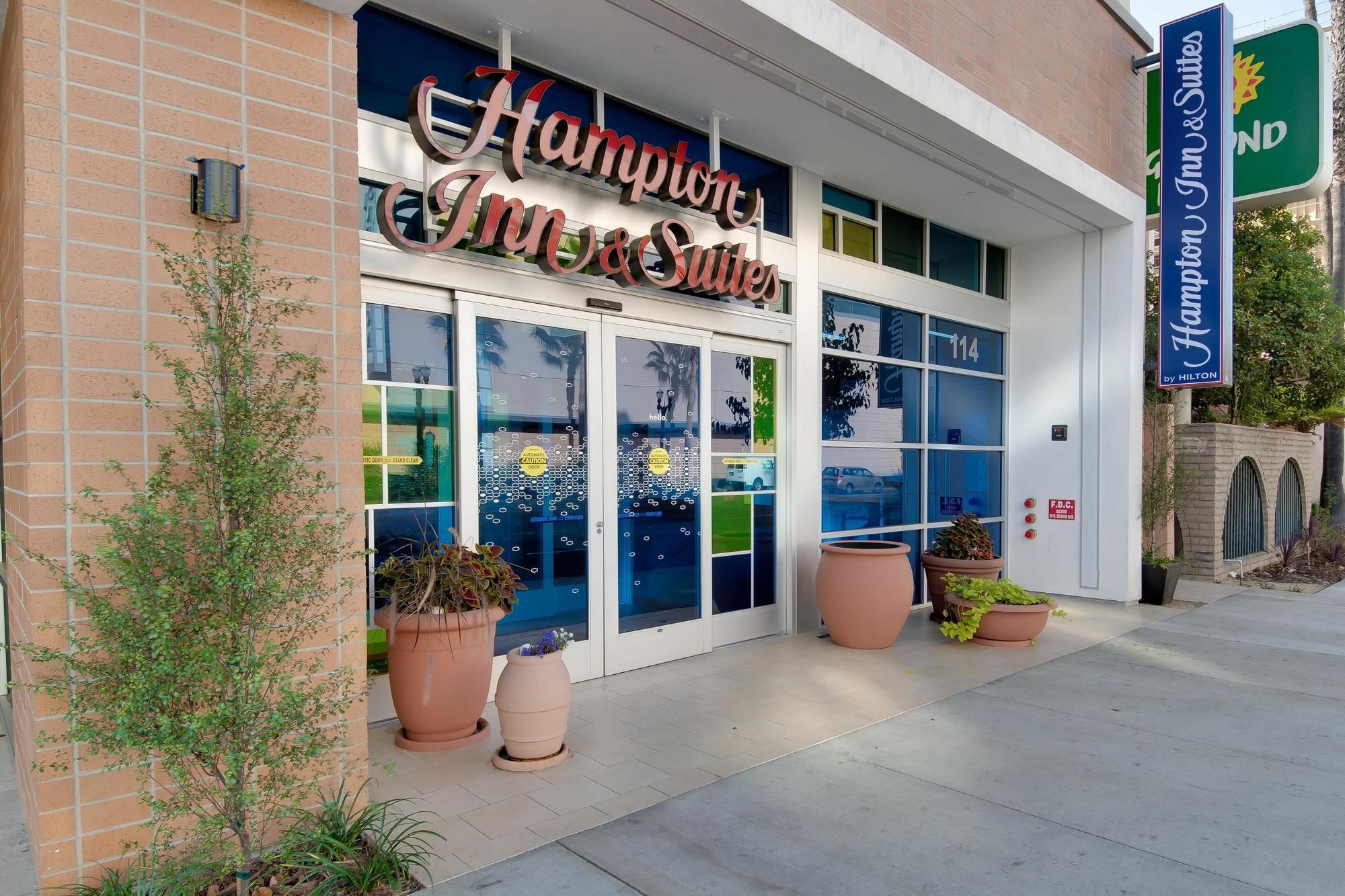 Hampton Inn & Suites Los Angeles - Glendale Bagian luar foto