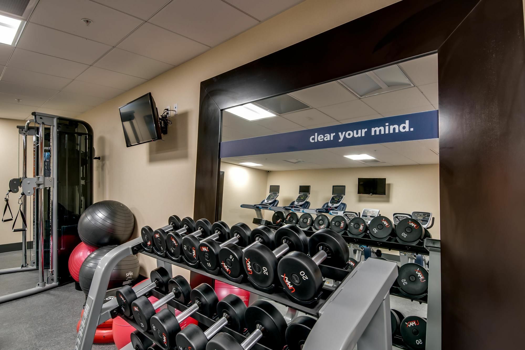 Hampton Inn & Suites Los Angeles - Glendale Bagian luar foto