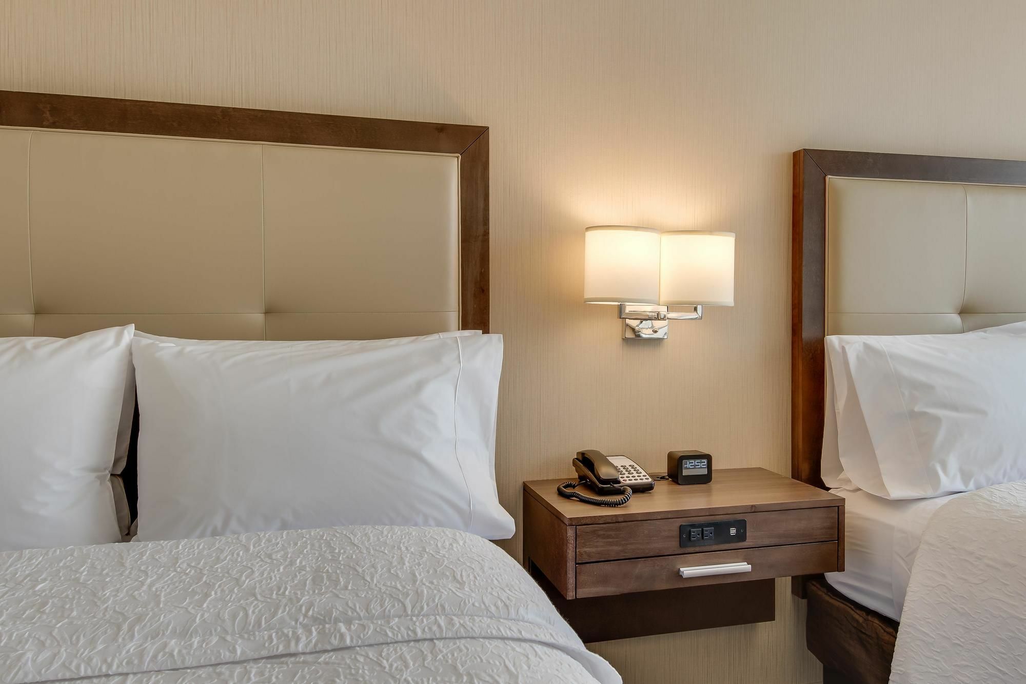 Hampton Inn & Suites Los Angeles - Glendale Bagian luar foto